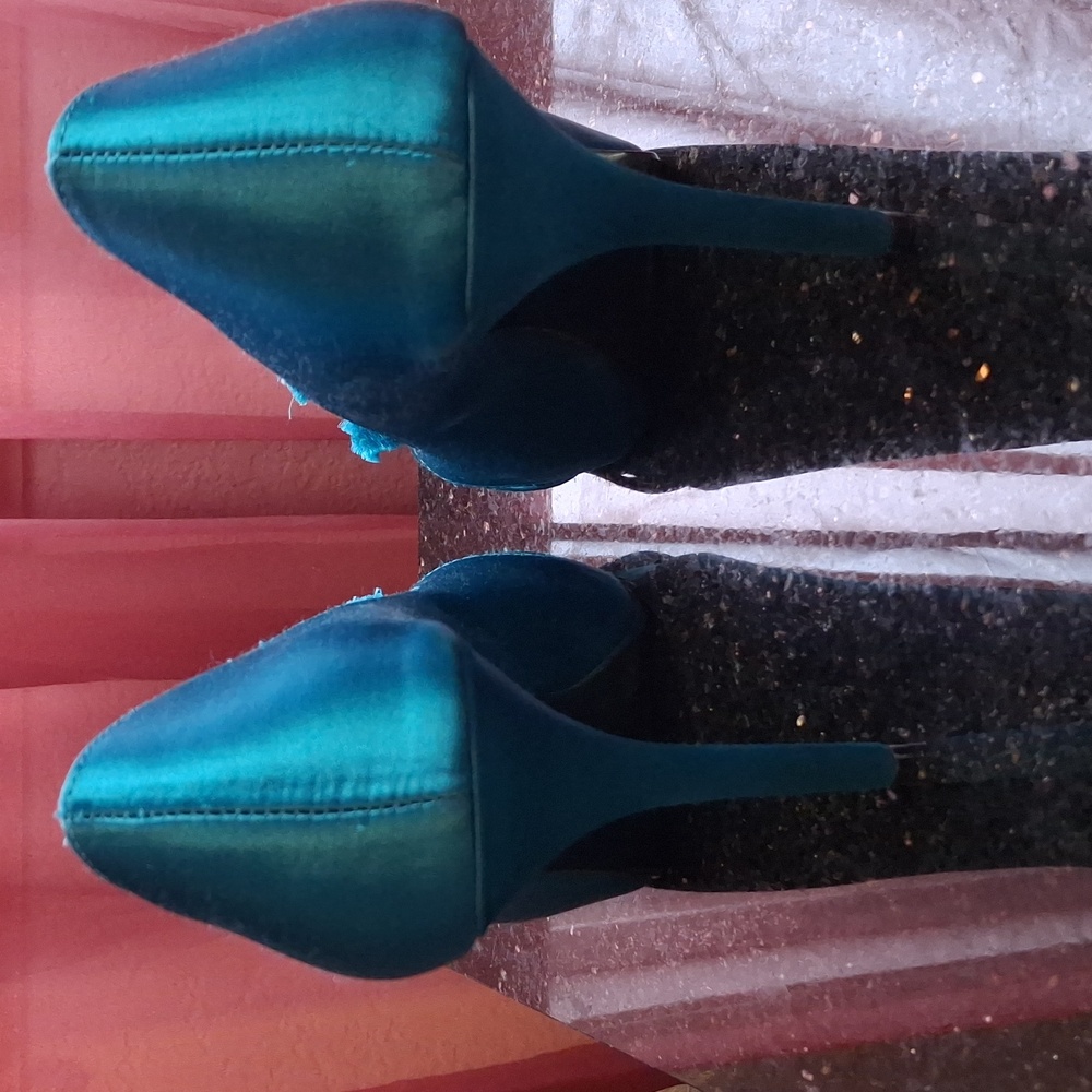 Lulu Townsend Turquoise Flower Heels - Picture 6 of 8